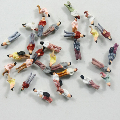 Chine Les personnes architecturales de plastique extérieures de modèle d'échelle peintes schéma 1/300 0.6cm pour la disposition de train fournisseur