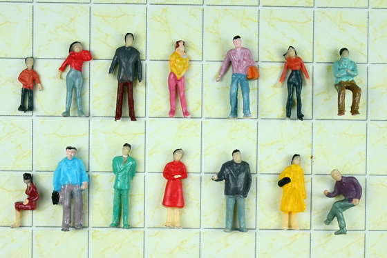 Chine P100-11 b 1/100 personnes de modèle Architectural à l'échelle HO peint des Figures 1,8 cm fournisseur