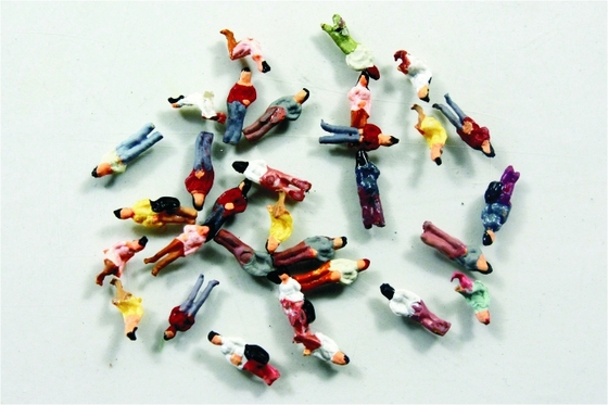Chine Les personnes architecturales de modèle d'échelle de 1:300 en plastique ont peint les schémas 0.6cm fournisseur