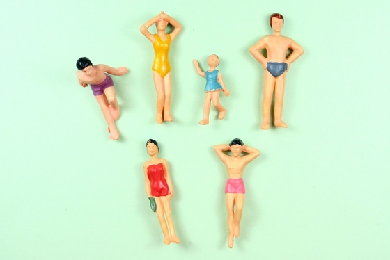 Chine Couleur 1:50 personnes de modèle Architectural échelle peint natation Figures 4,0 cm fournisseur