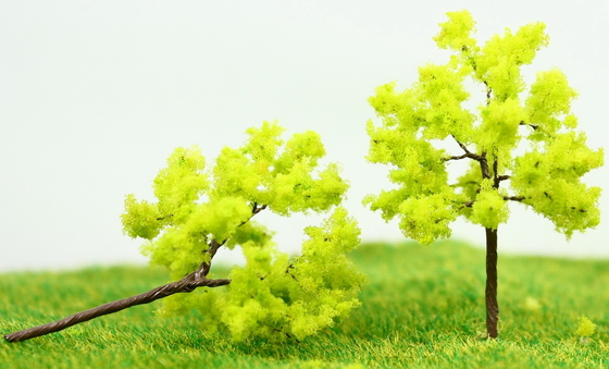 Chine Le fil métallique jaune vert Avenue de modèle arbres miniatures personnalisées arbre 5 cm fournisseur
