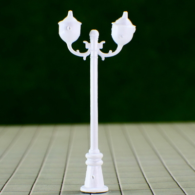 Chine Lampadaire européen principal de modèle d'échelle de jardin de style du 1:300 deux pour des dispositions de train fournisseur