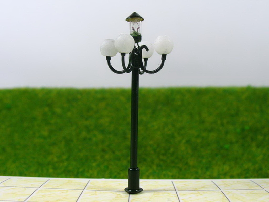 Chine Lampadaire lumineux de modèle de la rue 3D de T51 6V 5cm HO pour la disposition de train fournisseur