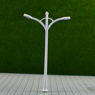 Chine Lampadaire modèle en plastique de rue à deux têtes de RB100- 6V pour la disposition de voie de train 9.5cm fournisseur
