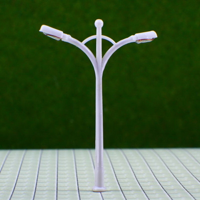 Chine 6V personnalisé rue deux têtes en plastique modèle lampadaire pour Railroad Layouts 6,5 cm fournisseur
