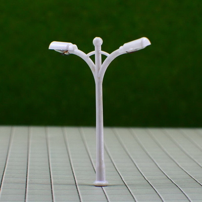 Chine Lampadaire en plastique de modèle d'échelle de rue à deux têtes de RB200- 6V pour la disposition 4.5cm de train fournisseur