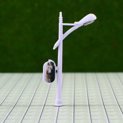 Chine 6V Billboard rue postes d'échelle modèle lampe en plastique pour Train Layout 5 cm fournisseur