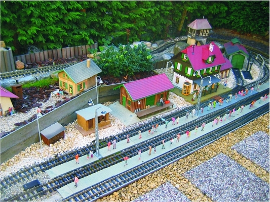 Chine Exposition ferroviaire HO échelle modèle paysage personnes et une partie du véhicule fournisseur