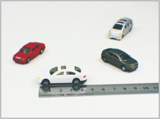 Chine 1/100 mini voitures modèles faites sur commande en plastique coulées sous pression C100-4 d'échelle de jouet comme cadeau et Decoratio à la maison fournisseur
