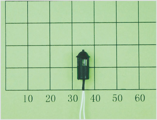 Chine T1701 6V rue deux têtes en plastique modèle lampadaire pour Train Track Layout 1,5 cm fournisseur