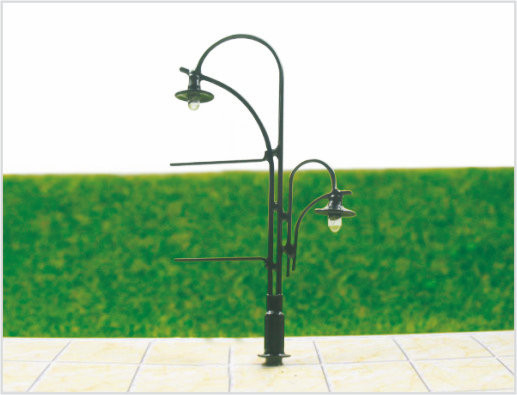 Chine T85 Custom 6V rue deux têtes en plastique modèle lampe Post pour Railroad Layouts 8 cm fournisseur
