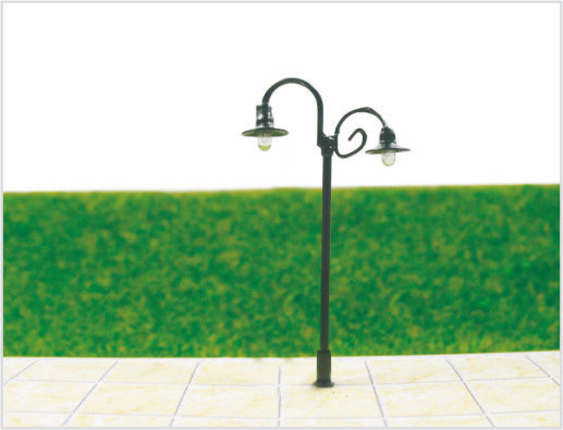 Chine De rue faite sur commande du panneau d'affichage T70 lampadaire en plastique de modèle d'échelle 6V pour HO les dispositions ferroviaires 6.5cm fournisseur