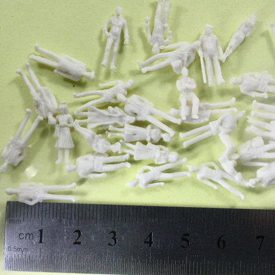 Le train 1/100 en plastique d'échelle figure le blanc modèle architectural de personnes fournisseur