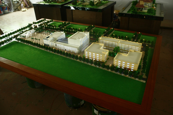 fabricant modèle architectural miniature du bâtiment 3D scolaire, modèles d'échelle de disposition d'école d'éclairage fournisseur