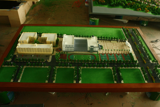 fabricant modèle architectural miniature du bâtiment 3D scolaire, modèles d'échelle de disposition d'école d'éclairage fournisseur