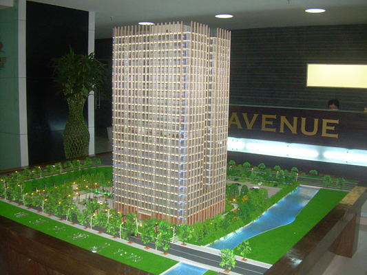Fabricant modèle architectural de mail, allumant le modèle architectural miniature d'édifice public fournisseur
