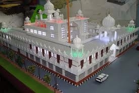Fabricant modèle architectural miniature fait sur commande, allumant le modèle d'échelle de Gurudwara fournisseur