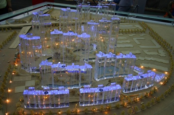 Paysage miniature de modèle d'échelle pour la terre utilisant le modèle complexe fournisseur