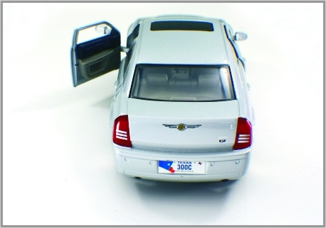 L'alliage de 1h24 meurent les voitures modèles faites sur commande intelligentes Chrysler 300C d'échelle de fonte fournisseur