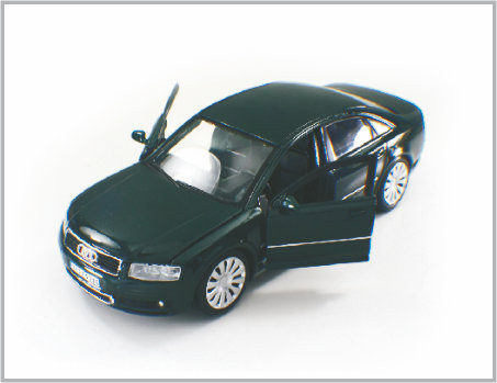 1/24 a coulé les voitures modèles faites sur commande noires lumineuses Audi A8 d'échelle d'alliage en tant qu'à la maison Decoratio fournisseur