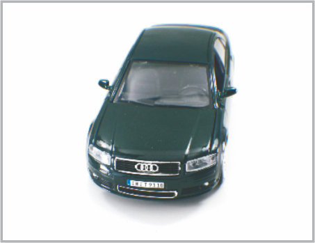1/24 a coulé les voitures modèles faites sur commande noires lumineuses Audi A8 d'échelle d'alliage en tant qu'à la maison Decoratio fournisseur