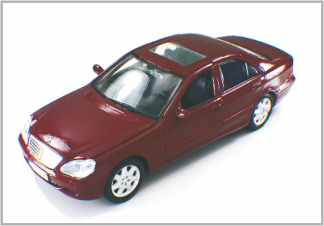 1/24 a coulé la classe faite sur commande rouge foncé de Mercedes Benzs de voitures modèles d'échelle d'alliage comme Decoratio fournisseur